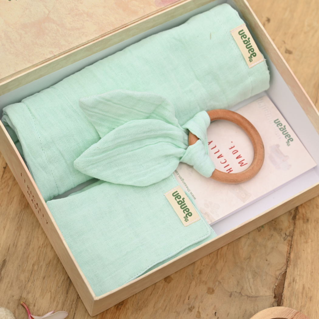 Pista Barfi Newborn Set – Mint Green (Teether Ring, Burp Cloth, Wash Cloth)