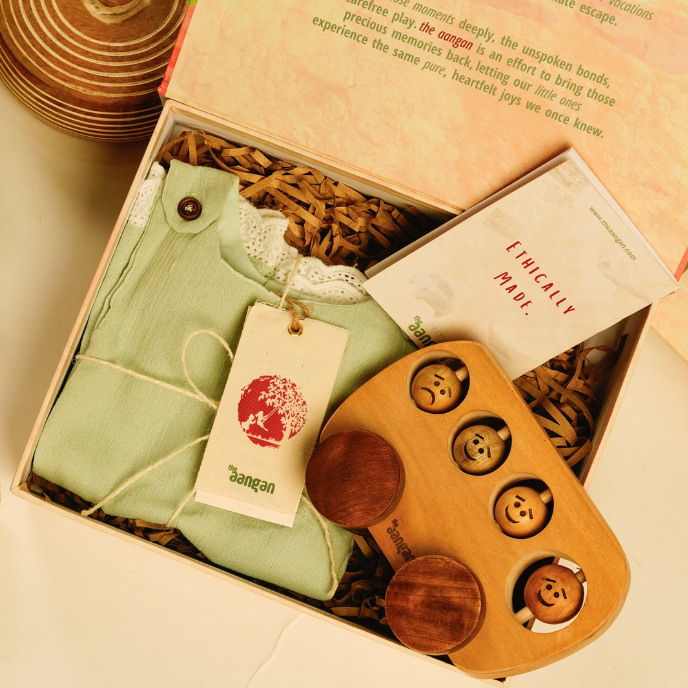 Halka Hara Straight Frock with Neem Wood Van - The Aangan Gift Box